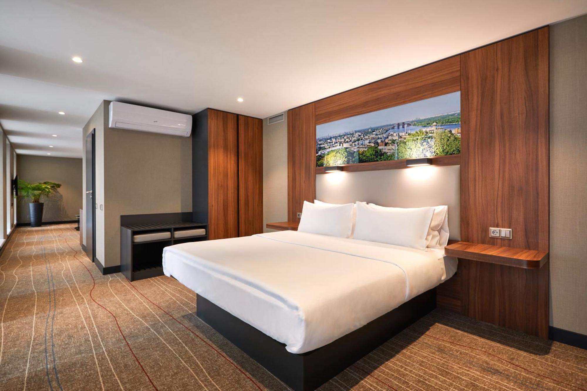 Sky Loft By Rixwell International Hotel Kyiv