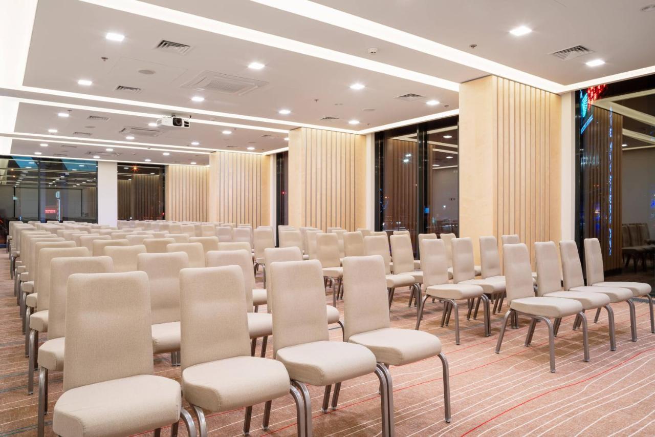 Sky Loft By Rixwell International Hotel