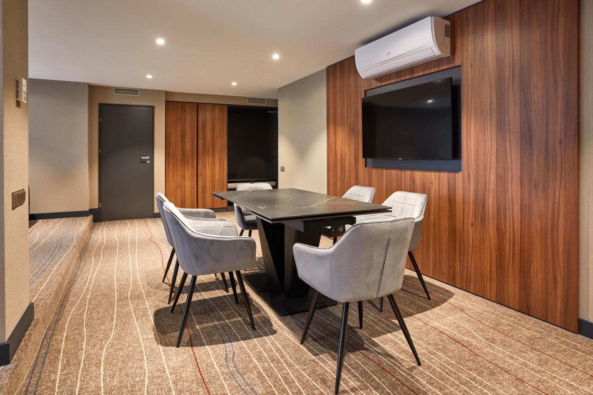 Sky Loft By Rixwell International Отель 4*